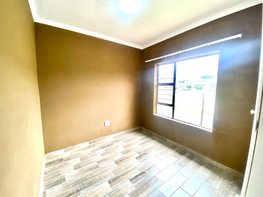 2 Bedroom Property for Sale in Noordheuwel Gauteng