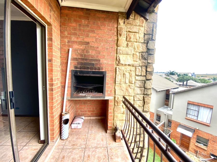 2 Bedroom Property for Sale in Noordheuwel Gauteng