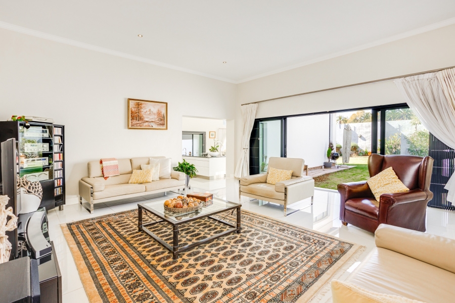 6 Bedroom Property for Sale in Forest Town Gauteng