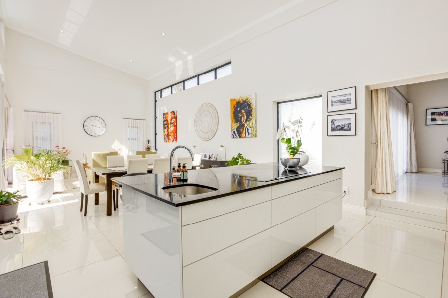 6 Bedroom Property for Sale in Forest Town Gauteng