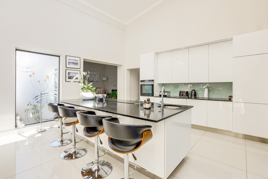 6 Bedroom Property for Sale in Forest Town Gauteng