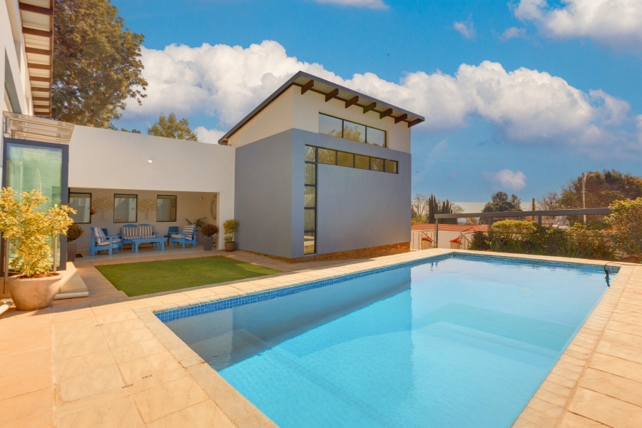 6 Bedroom Property for Sale in Forest Town Gauteng