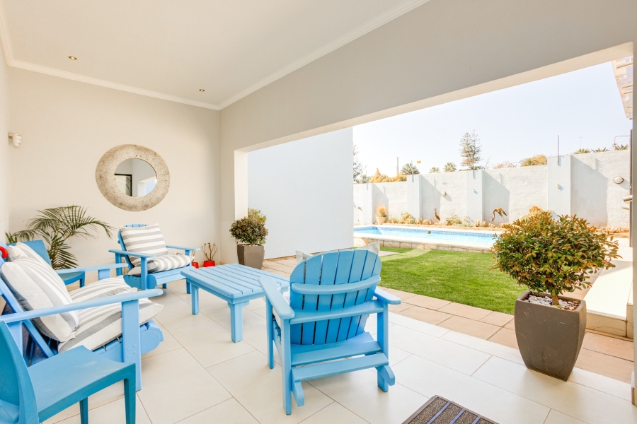 6 Bedroom Property for Sale in Forest Town Gauteng