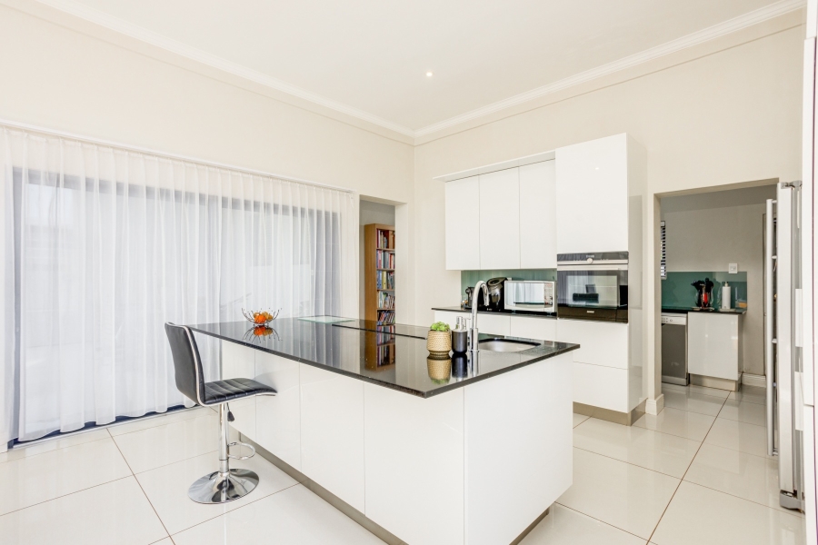 6 Bedroom Property for Sale in Forest Town Gauteng