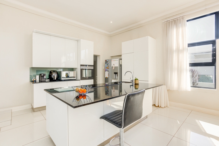 6 Bedroom Property for Sale in Forest Town Gauteng