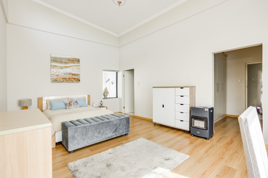 6 Bedroom Property for Sale in Forest Town Gauteng