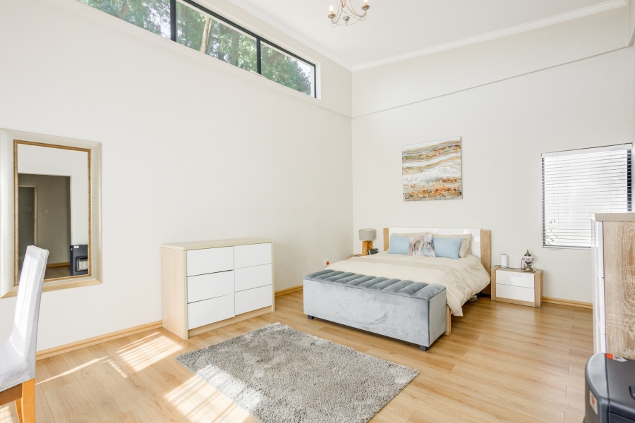 6 Bedroom Property for Sale in Forest Town Gauteng