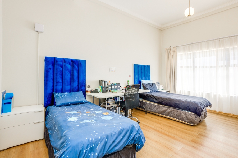 6 Bedroom Property for Sale in Forest Town Gauteng