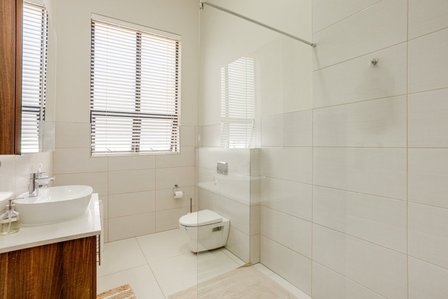 6 Bedroom Property for Sale in Forest Town Gauteng