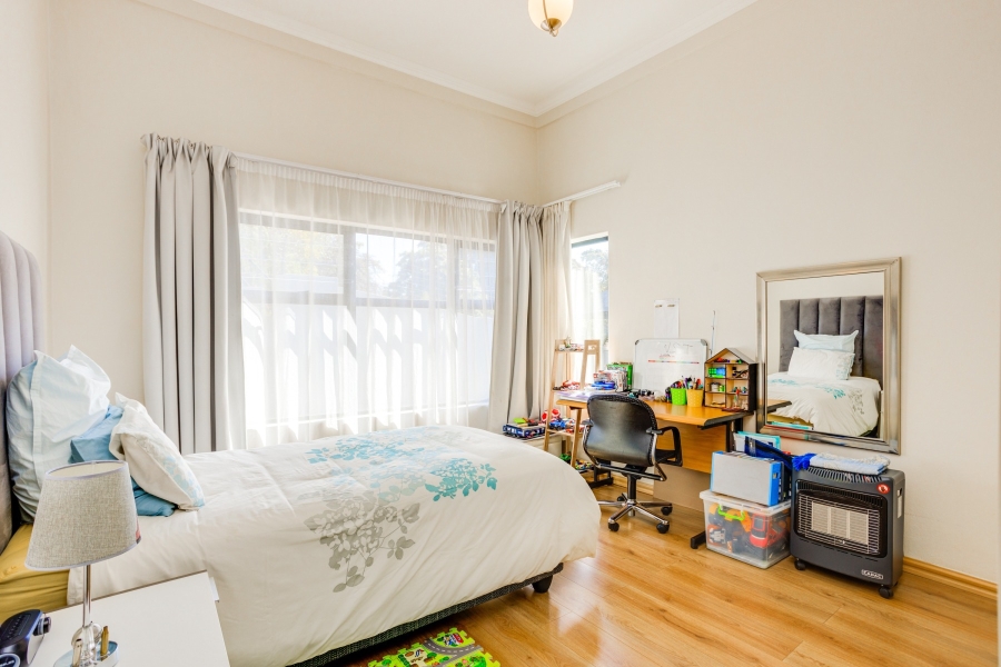 6 Bedroom Property for Sale in Forest Town Gauteng