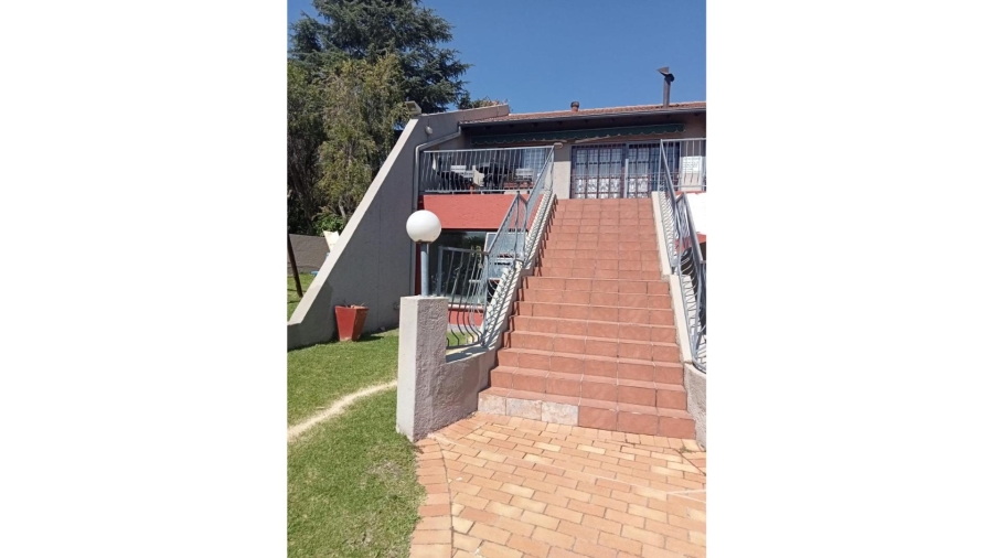 2 Bedroom Property for Sale in Sunninghill Gauteng