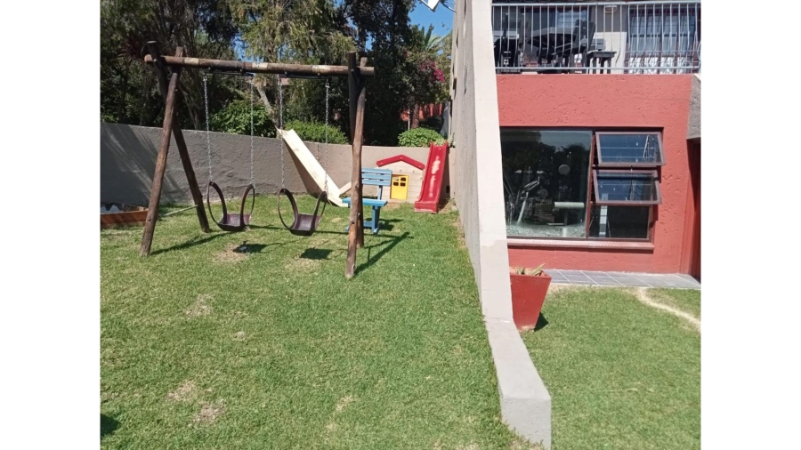 2 Bedroom Property for Sale in Sunninghill Gauteng