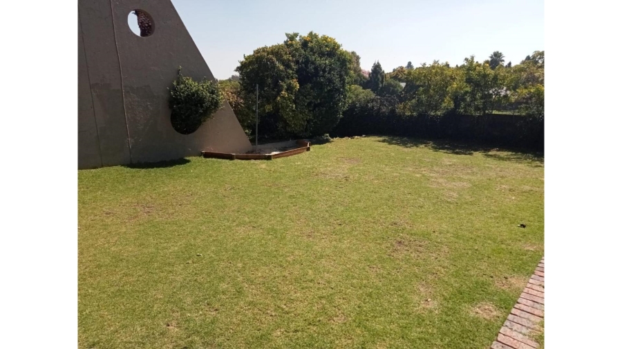 2 Bedroom Property for Sale in Sunninghill Gauteng