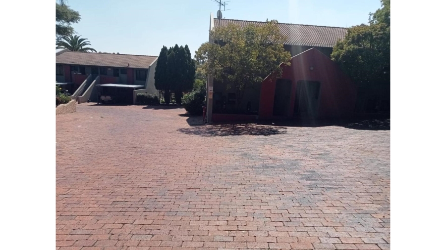 2 Bedroom Property for Sale in Sunninghill Gauteng