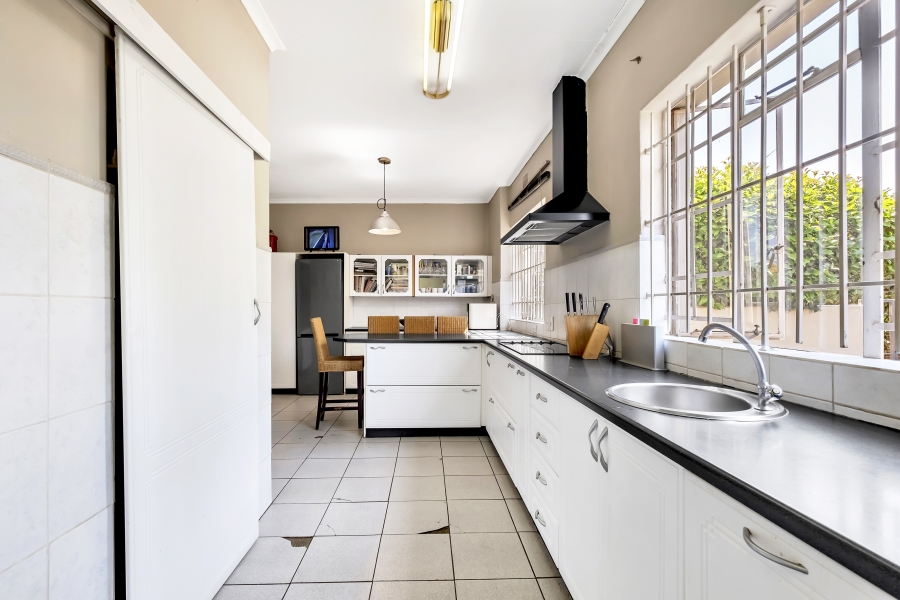 4 Bedroom Property for Sale in Linden Gauteng
