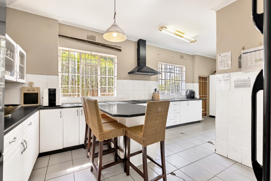 4 Bedroom Property for Sale in Linden Gauteng