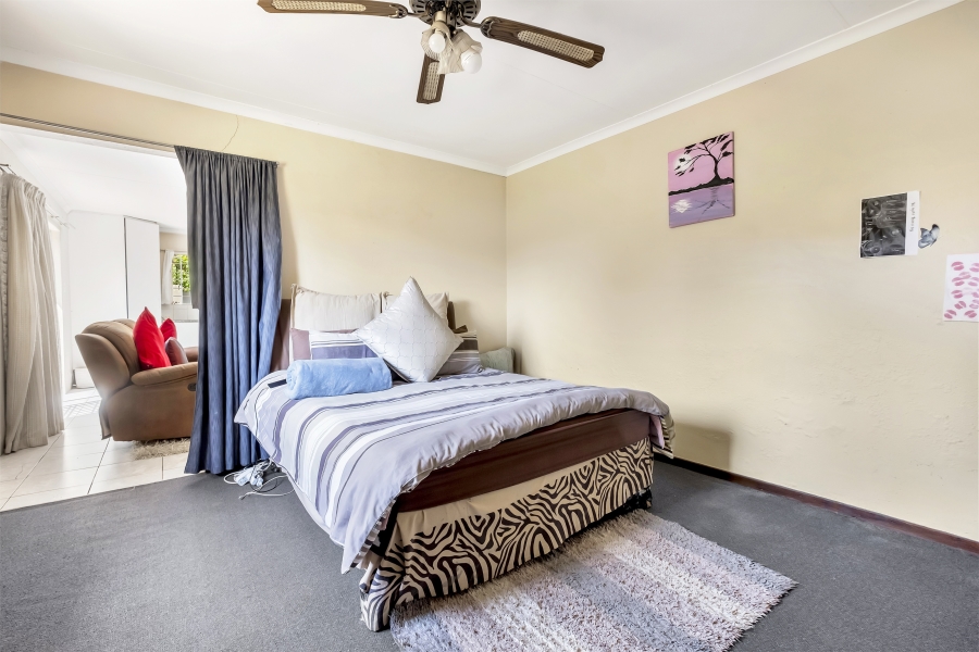 4 Bedroom Property for Sale in Linden Gauteng