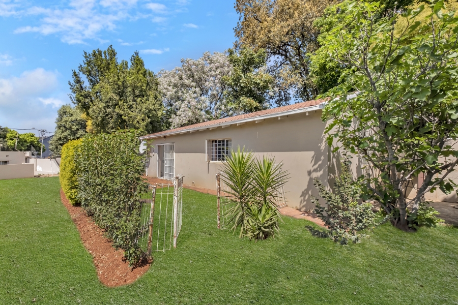 4 Bedroom Property for Sale in Linden Gauteng