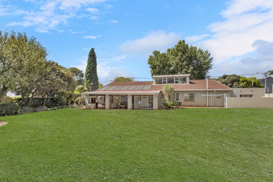 4 Bedroom Property for Sale in Linden Gauteng