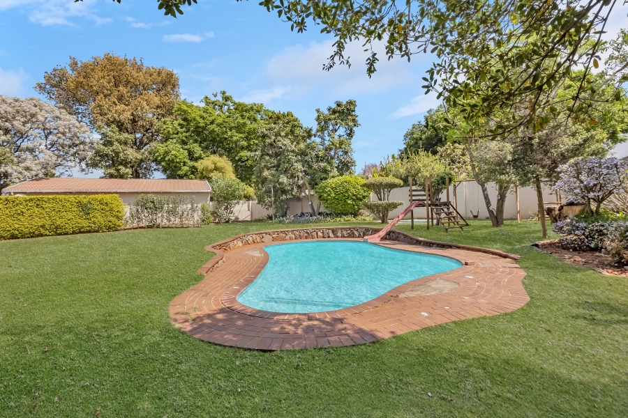 4 Bedroom Property for Sale in Linden Gauteng