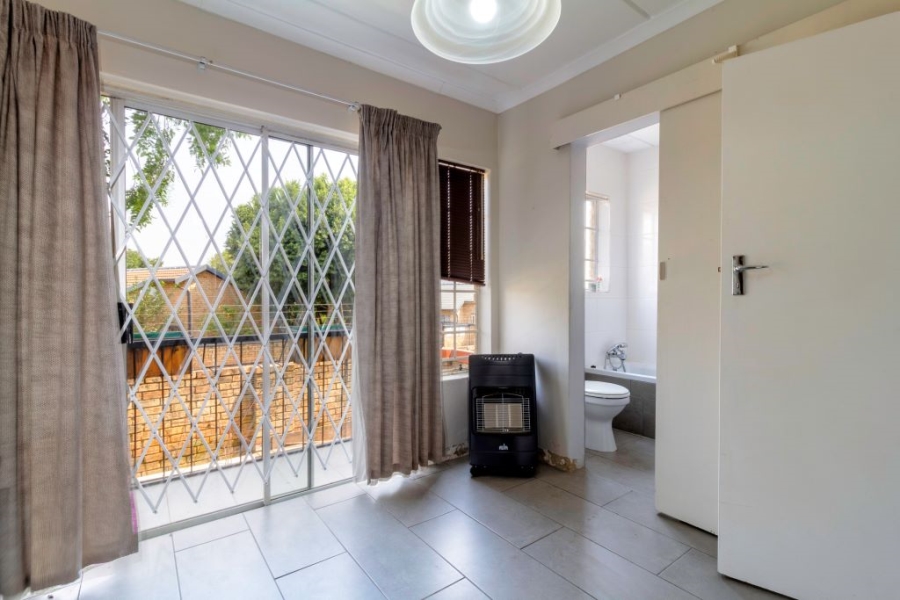 3 Bedroom Property for Sale in Wilgeheuwel Gauteng