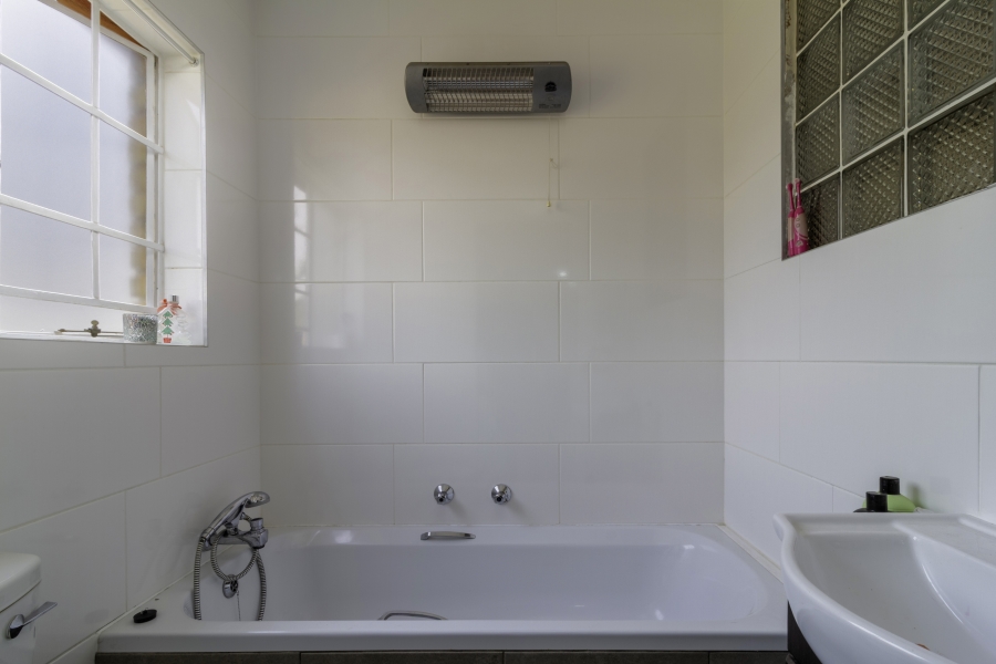 3 Bedroom Property for Sale in Wilgeheuwel Gauteng