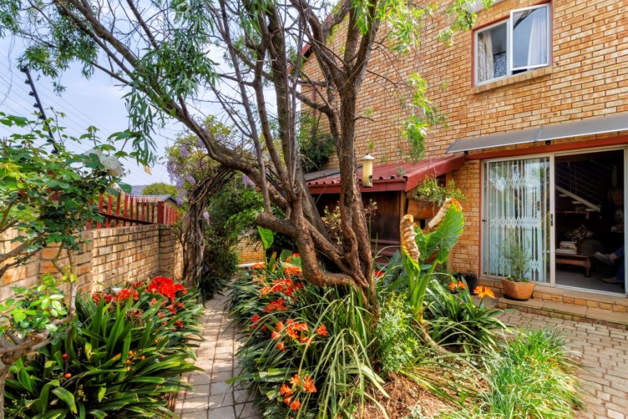 3 Bedroom Property for Sale in Wilgeheuwel Gauteng