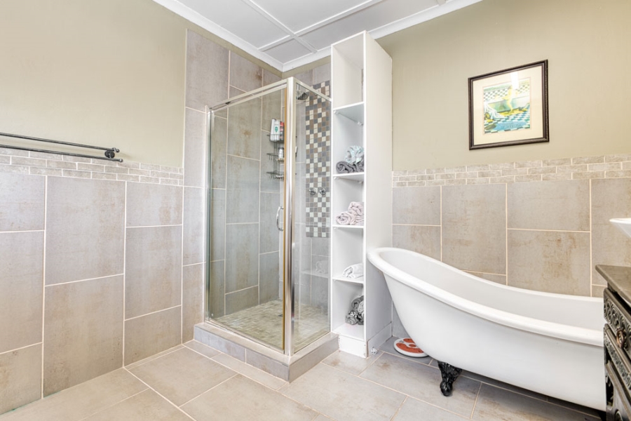 5 Bedroom Property for Sale in Savoy Estate Gauteng