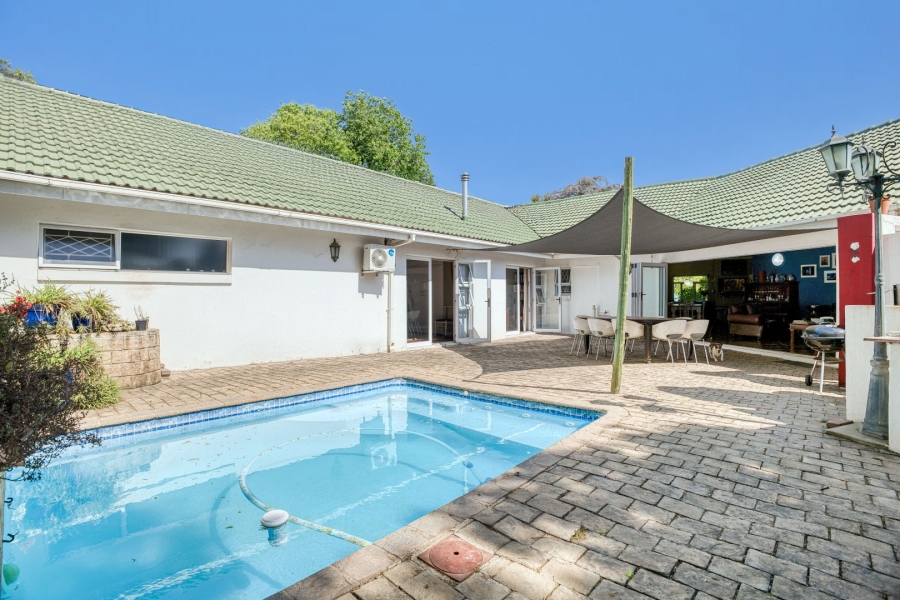 5 Bedroom Property for Sale in Savoy Estate Gauteng