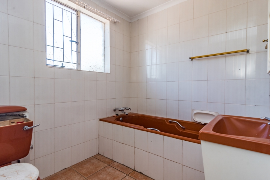 3 Bedroom Property for Sale in Wilro Park Gauteng