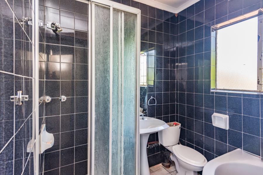 3 Bedroom Property for Sale in Wilro Park Gauteng