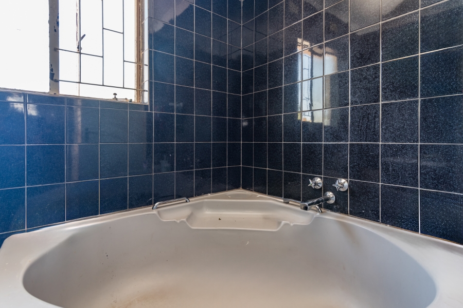 3 Bedroom Property for Sale in Wilro Park Gauteng