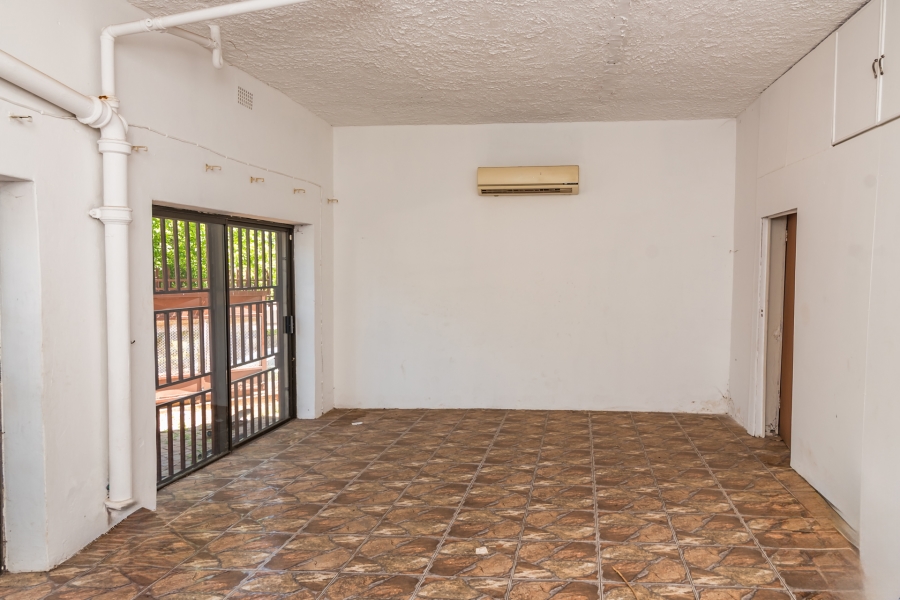 3 Bedroom Property for Sale in Wilro Park Gauteng