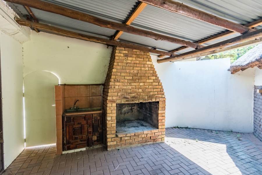 3 Bedroom Property for Sale in Wilro Park Gauteng