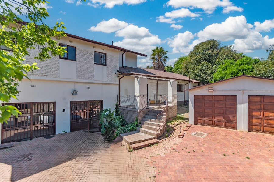 3 Bedroom Property for Sale in Wilro Park Gauteng