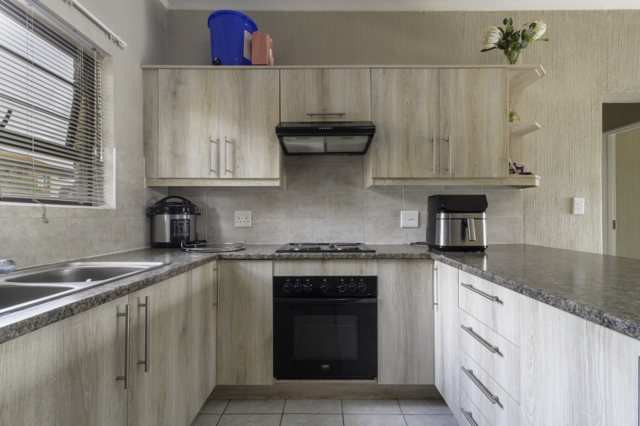 2 Bedroom Property for Sale in Wilgeheuwel Gauteng