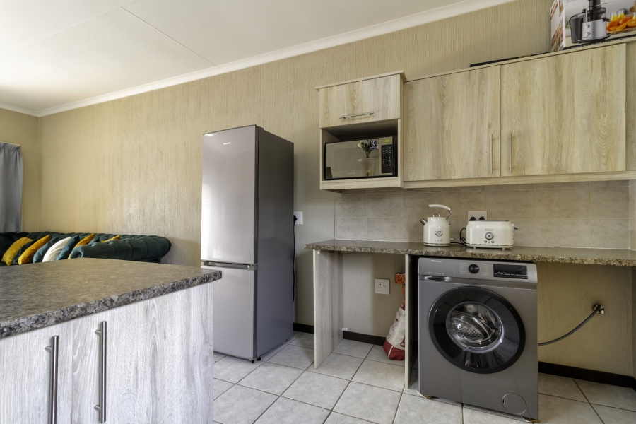 2 Bedroom Property for Sale in Wilgeheuwel Gauteng