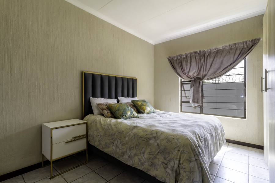 2 Bedroom Property for Sale in Wilgeheuwel Gauteng