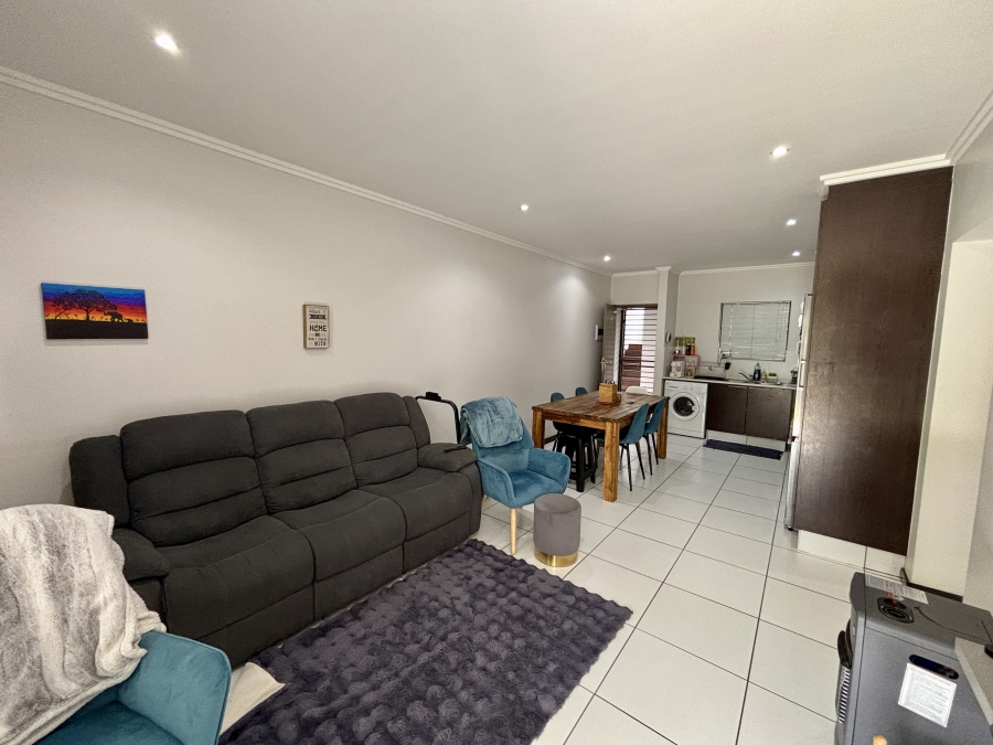 2 Bedroom Property for Sale in Barbeque Downs Gauteng