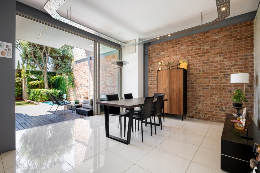 2 Bedroom Property for Sale in Dunkeld Gauteng