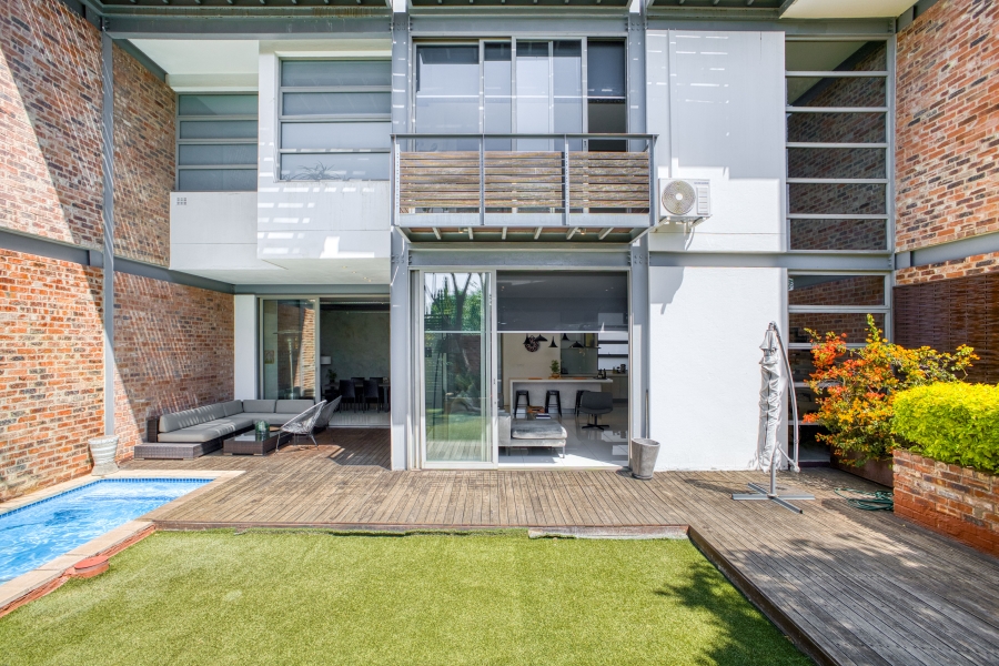 2 Bedroom Property for Sale in Dunkeld Gauteng