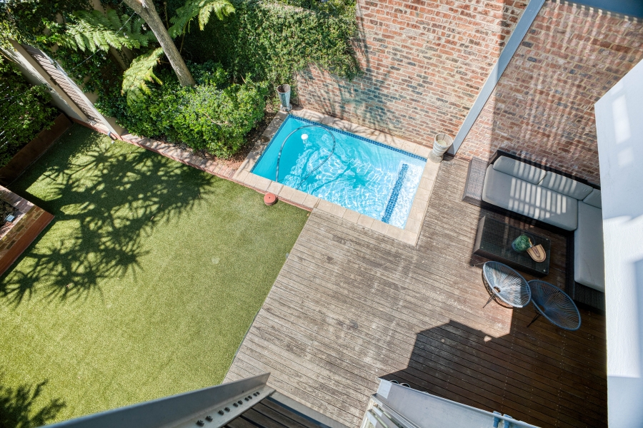 2 Bedroom Property for Sale in Dunkeld Gauteng