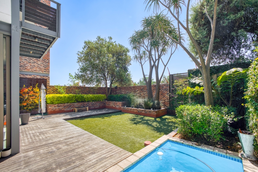 2 Bedroom Property for Sale in Dunkeld Gauteng