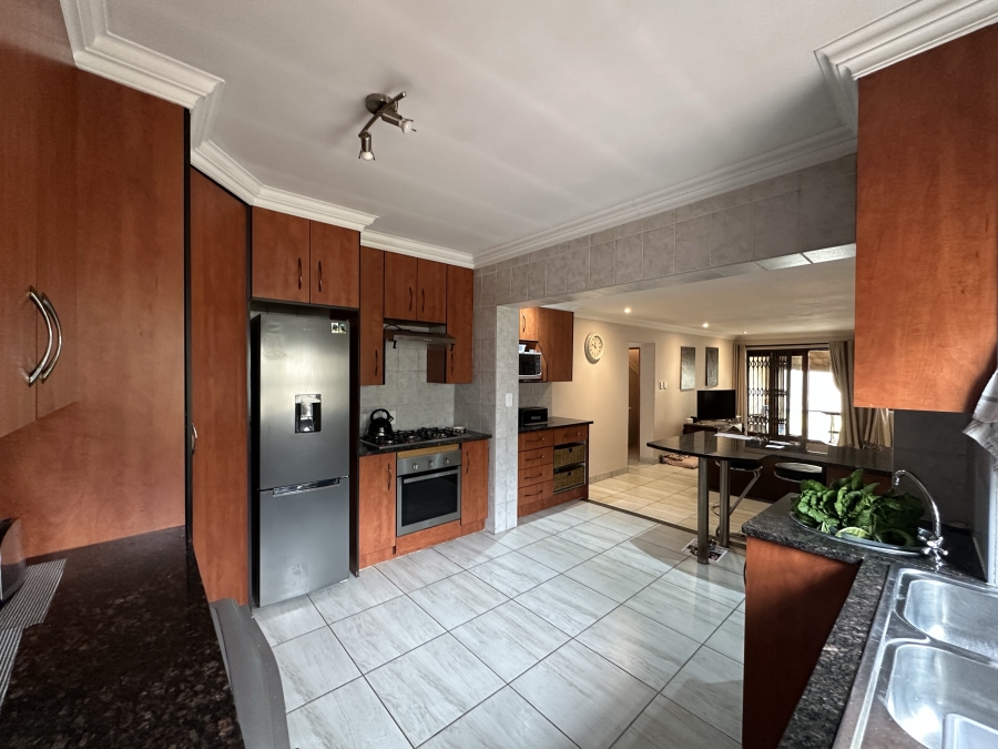 4 Bedroom Property for Sale in Verwoerdpark Gauteng