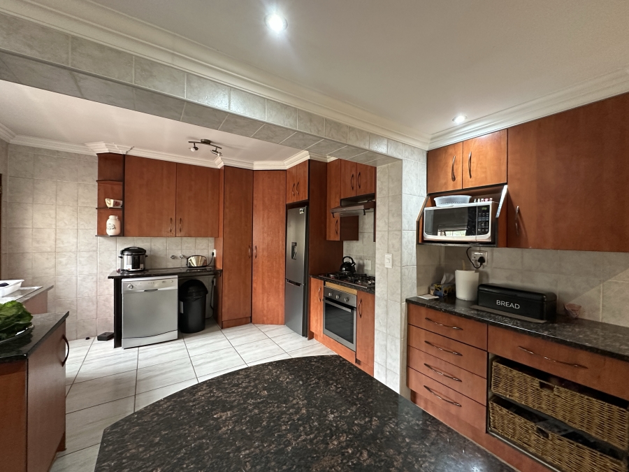 4 Bedroom Property for Sale in Verwoerdpark Gauteng