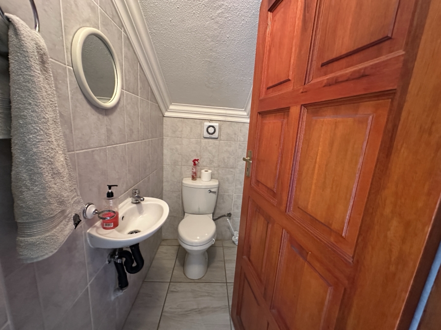 4 Bedroom Property for Sale in Verwoerdpark Gauteng