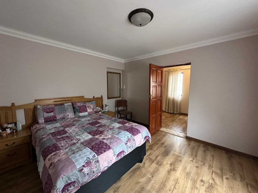 4 Bedroom Property for Sale in Verwoerdpark Gauteng