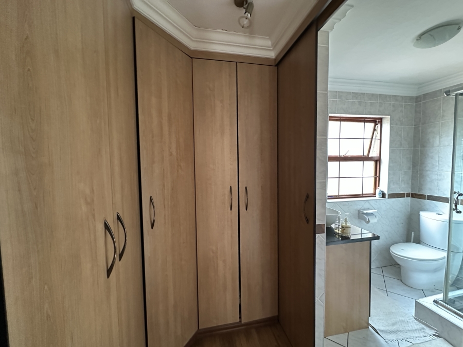 4 Bedroom Property for Sale in Verwoerdpark Gauteng