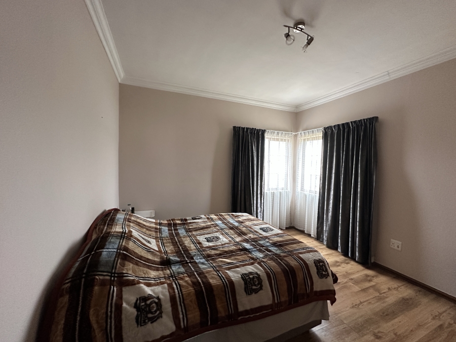 4 Bedroom Property for Sale in Verwoerdpark Gauteng