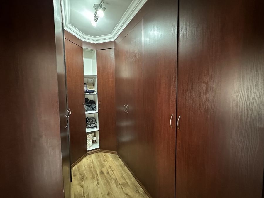 4 Bedroom Property for Sale in Verwoerdpark Gauteng